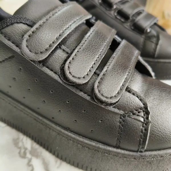 Calzado Con Velcro Colegial Negro