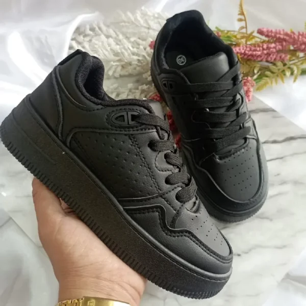 Tenis Negro