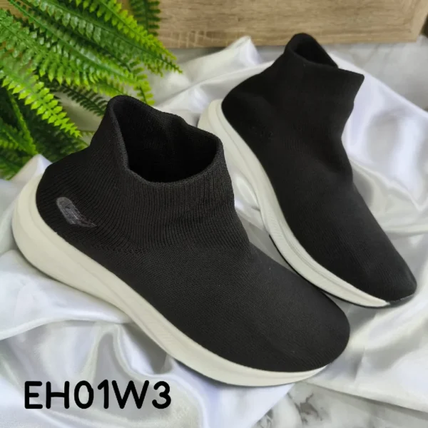 Tenis Tipo Media Negros Suela Blanca