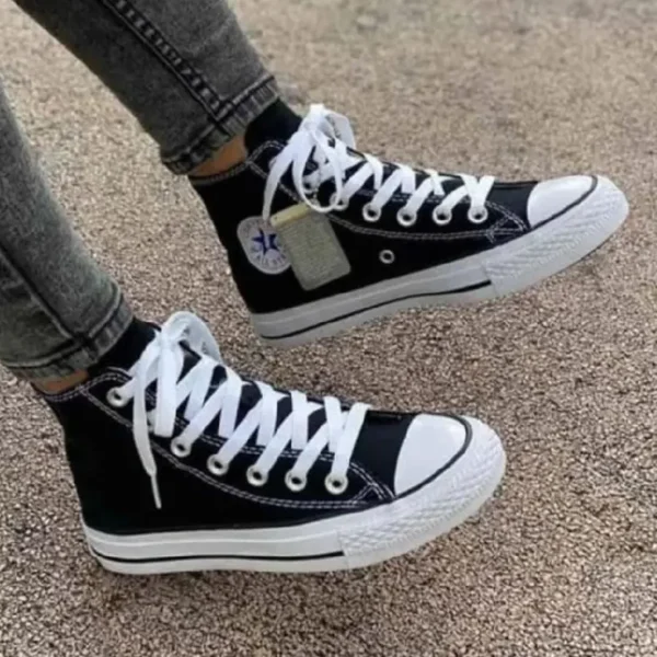 Tenis Converse Negro con Blanco