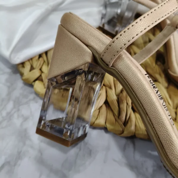 Calzado de tacón en cristal