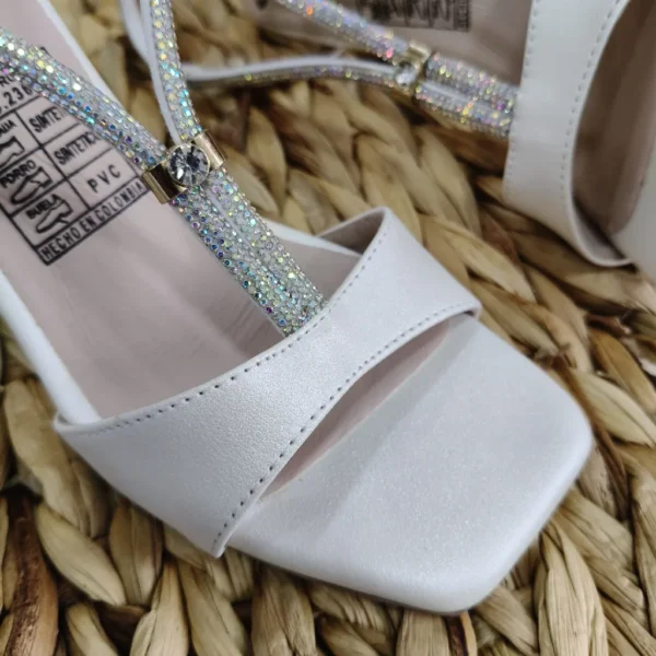 Tacón Transparente con Tiras Brillantes