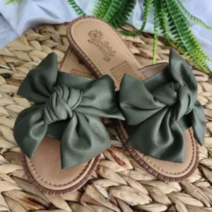 Sandalia Plana con Moño Verde Oliva