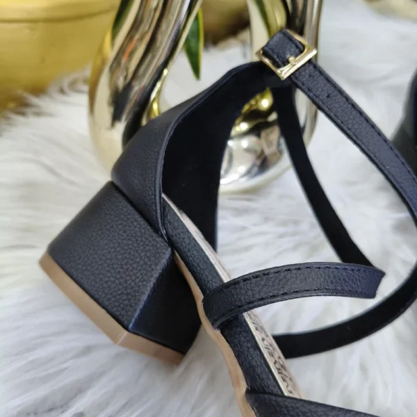 Calzado de Tacón Negro