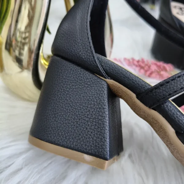 Calzado de Tacón Negro