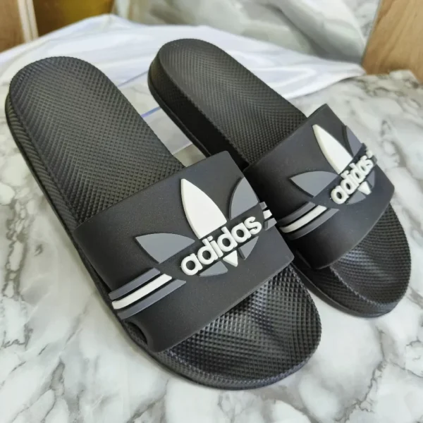 L-N-003-e1737063600934.webp Chancla Adidas Sport
