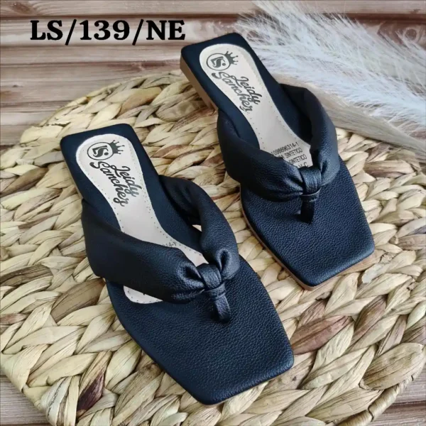 Sandalia Plana Negra para Mujer