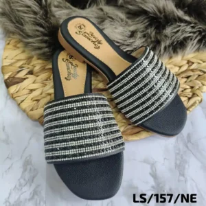 Sandalia Plana con apliques brillantes