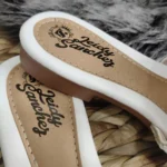 Sandalia Plana Talco con Correas Brillantes