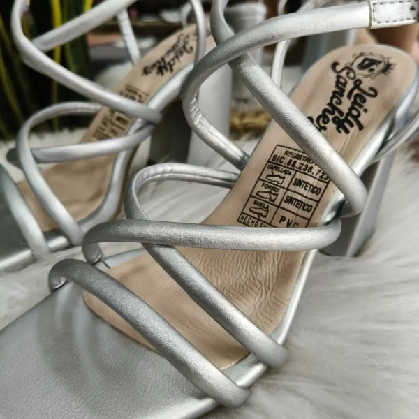 Tacón Cubano Plateado