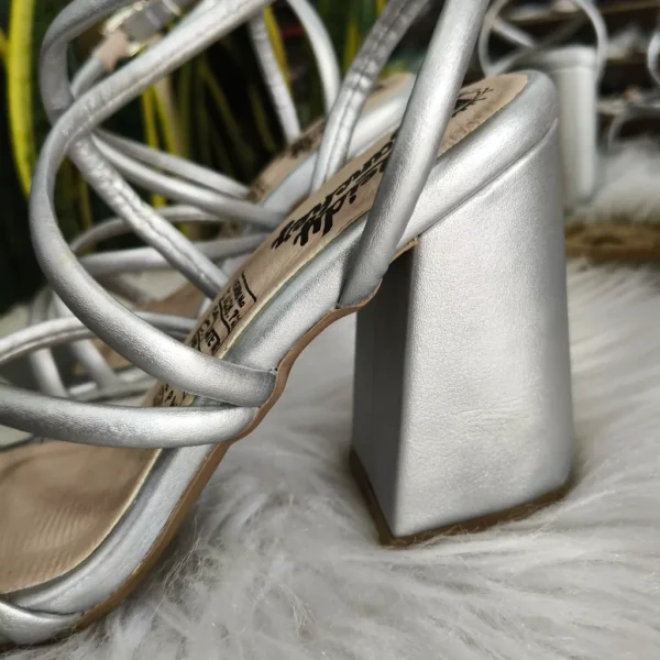 Tacón Cubano Plateado