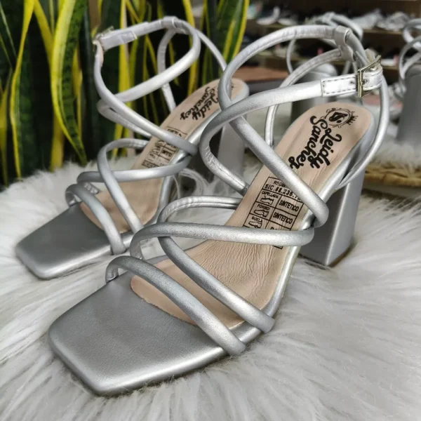 Tacón Cubano Plateado