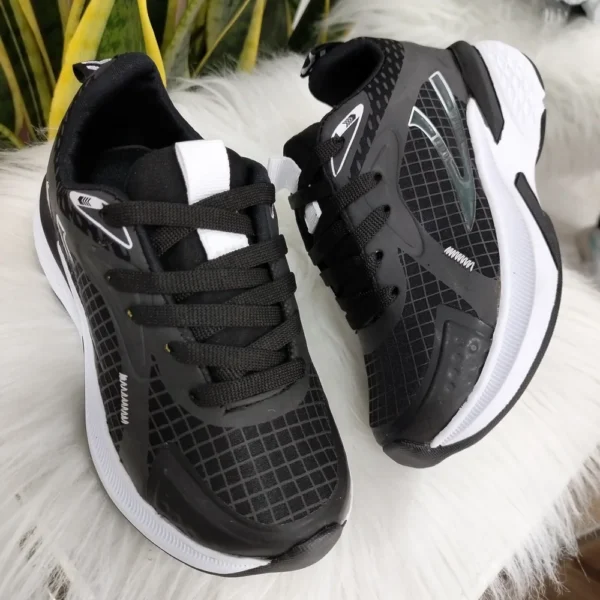 Tenis / Zapatilla Negras para Niño