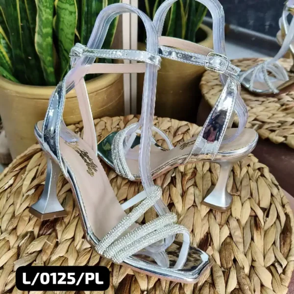 L-0125-PL Tacones plateados con tiras brillantes