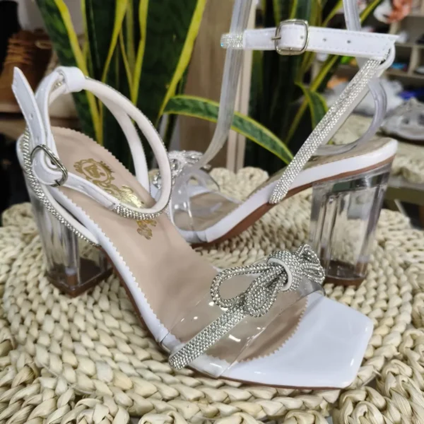 Tacón Transparente con Tiras Brillantes