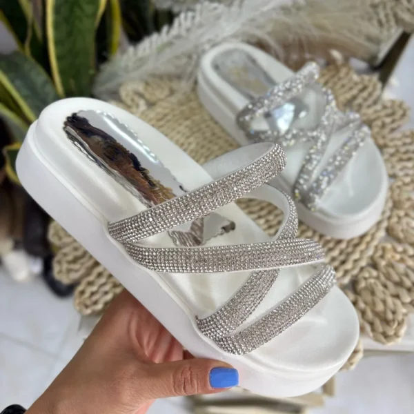 LS-07-25- TAL Sandalia Canoa Blanca con Tiras Brillantes