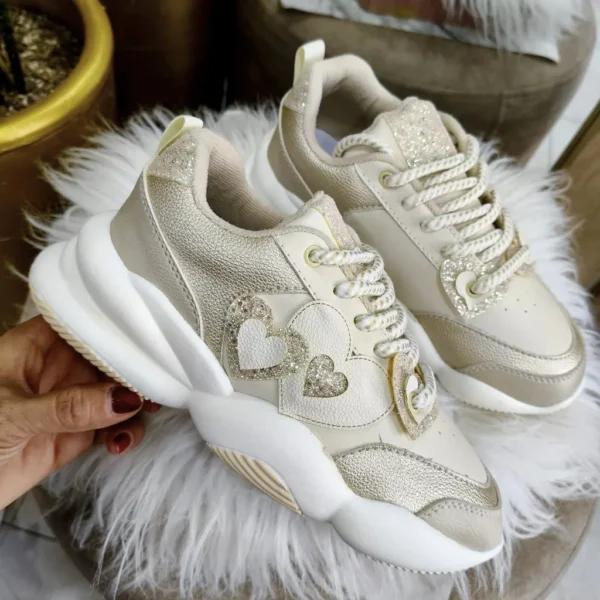 RN-223 ANGELA Tenis Zapatillas con Apliques de Corazón