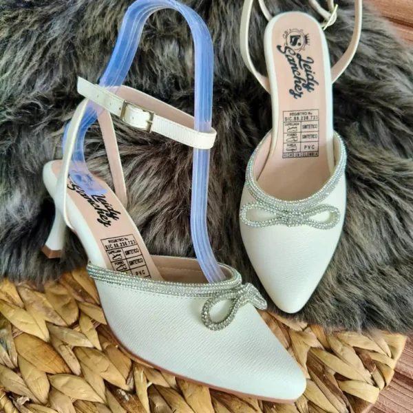 Zapatos de Tacón con Moño en Pedrería